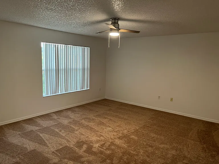 540 Brighton Ct — Photo 24