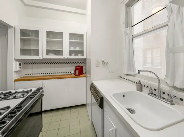 1060 Park Avenue 3A image 4 of 4