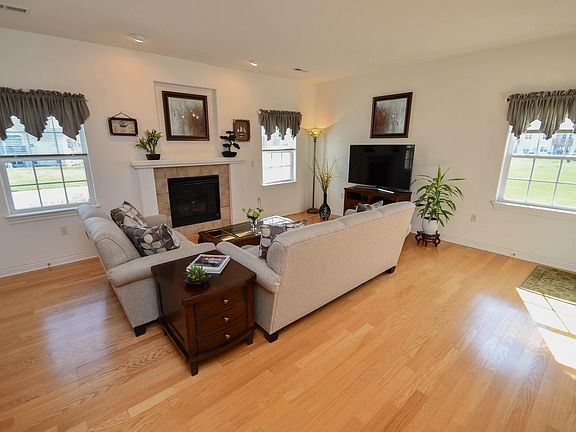 4th image of 1790 American Eagle Dr