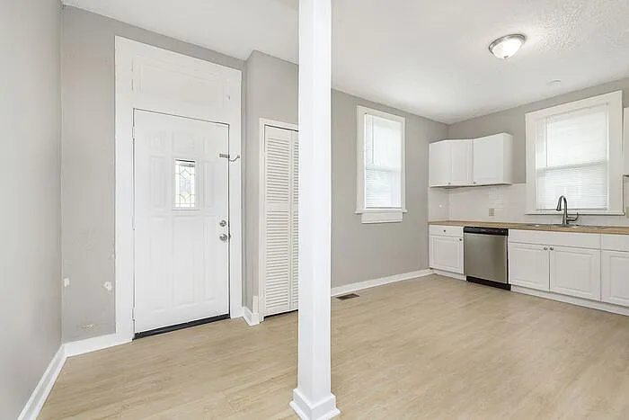 1806 Lexington Ave — Photo 6