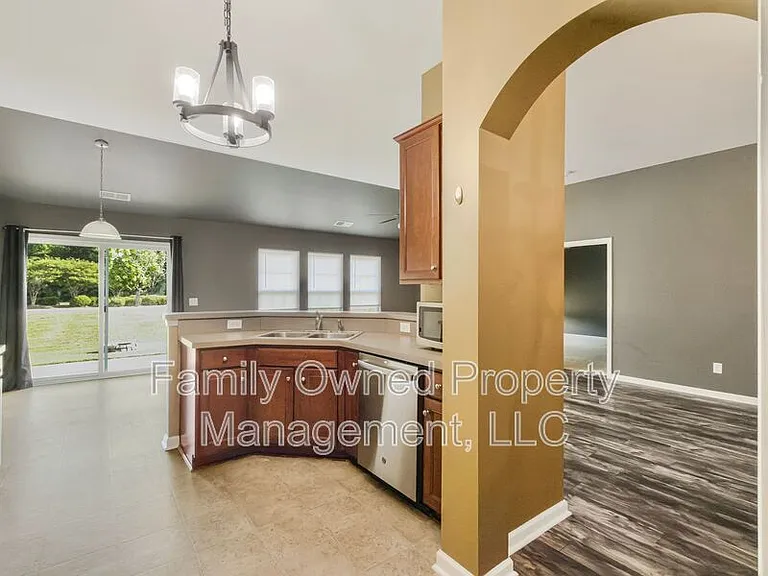 266 Mayfield Dr — Photo 14