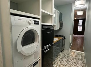 231 E 88th St APT 1W, New York, NY 10128