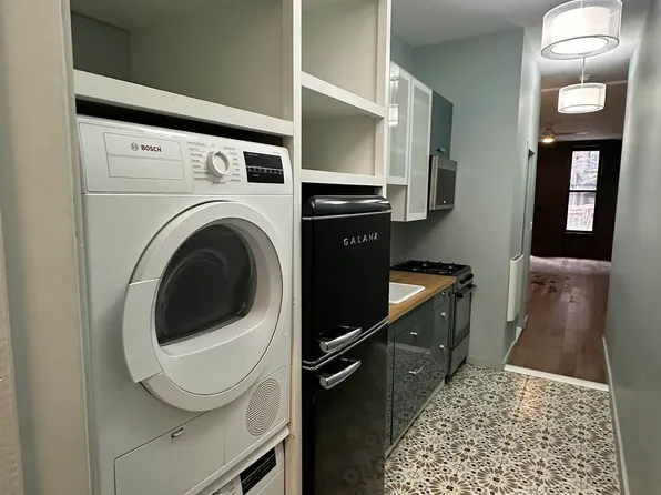 231 East 88th Street image 1 of 8