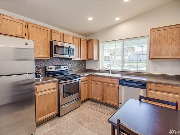4th image of 4805 38th Street Ct NE