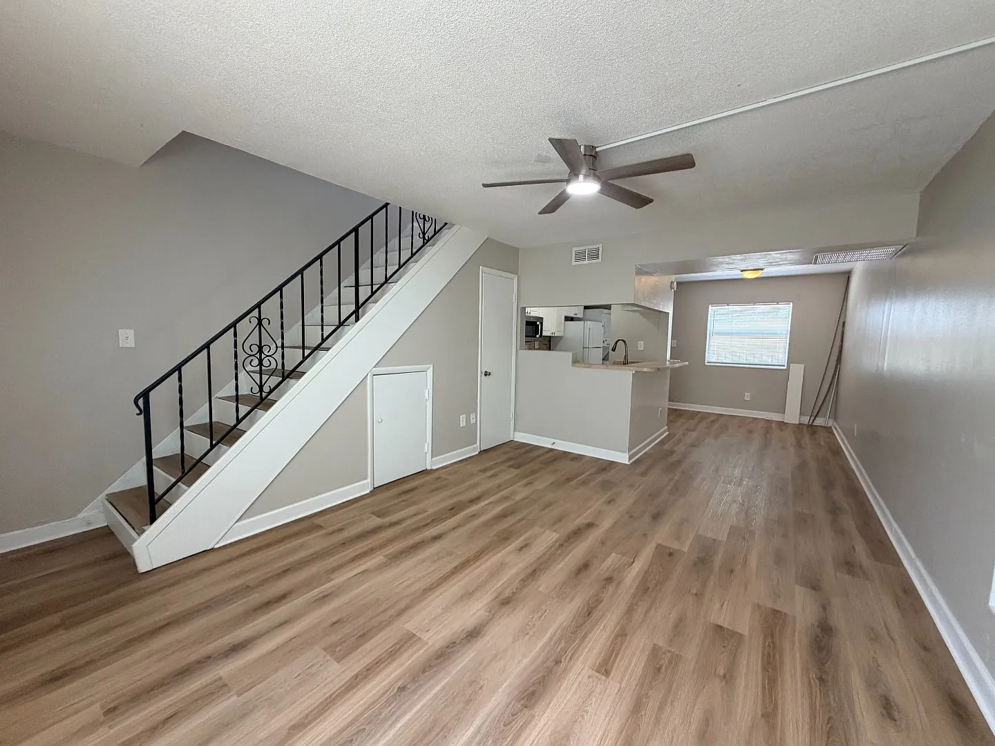 Bright 2-Bed Townhome with Pool, In-Unit Laundry, and Central A/C 55 Needle Blvd, Merritt Island — Photo 3