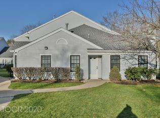 43 Krinsky Ct, Mahwah, NJ 07430
