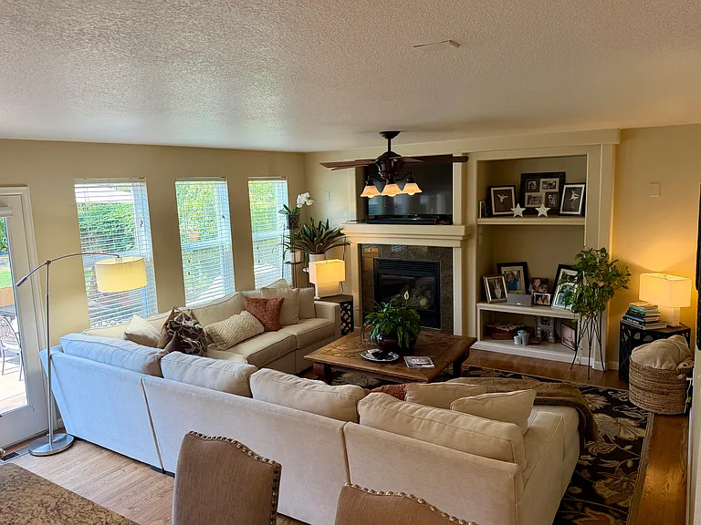 521 Shadbury Ct — Photo 6