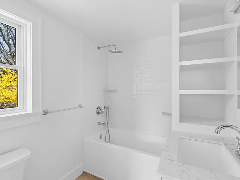 5075 Main Rd — Photo 8