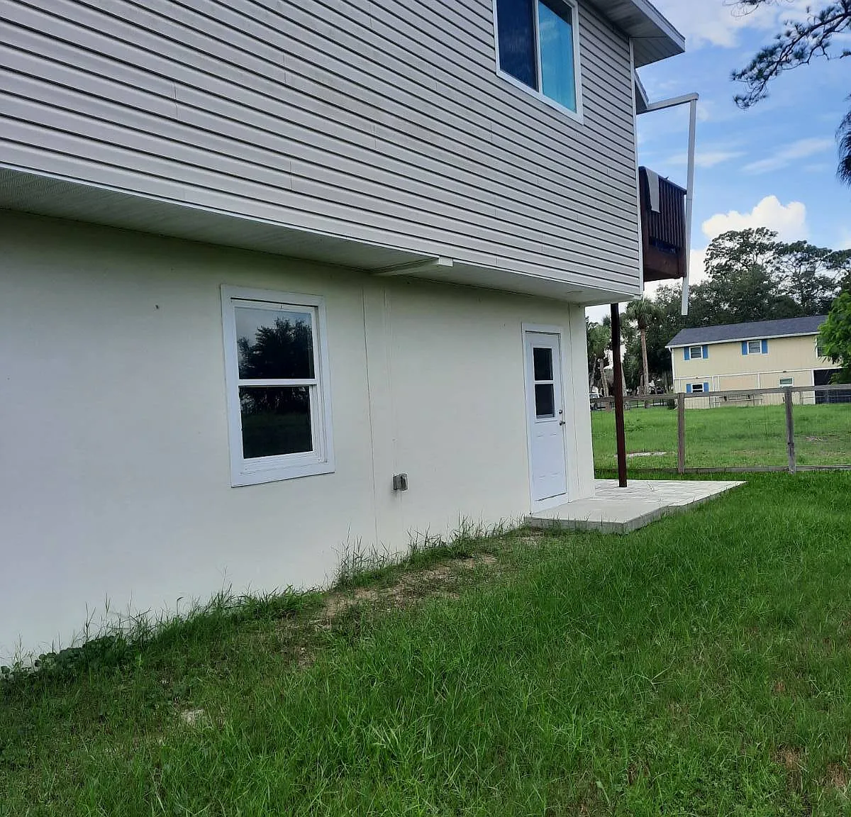2 bed, 1.5 bath, 900 sqft, $2,000 — Photo 3