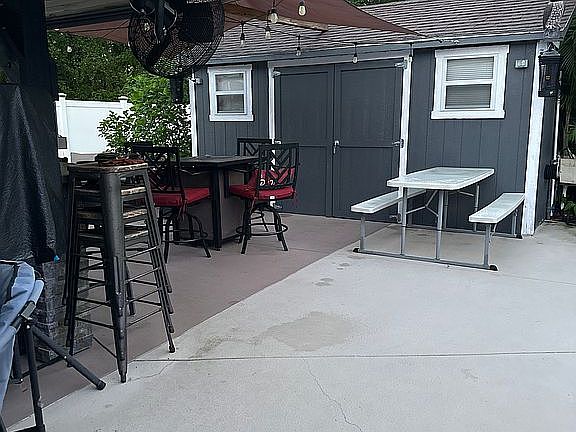 3rd image of 309 N Lake Dr