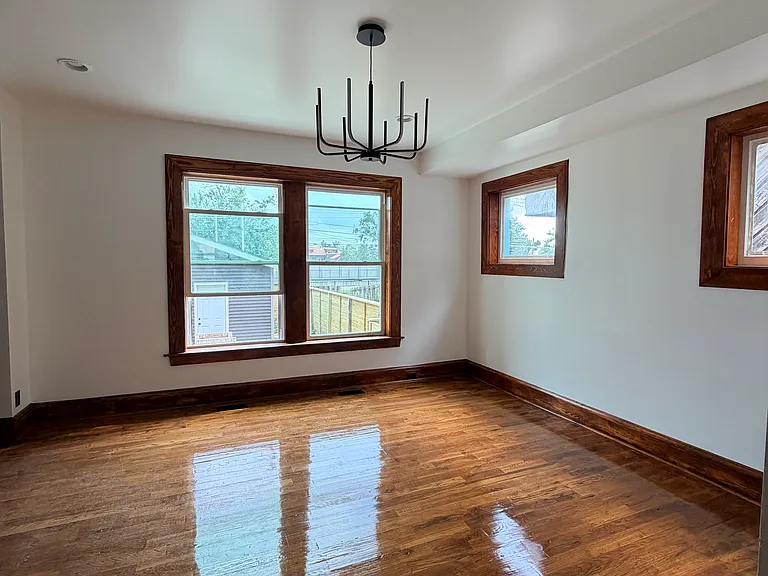 5856 Pershing Ave — Photo 3