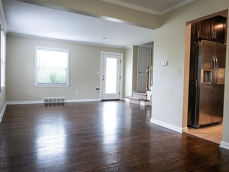 6512 Rockhill Rd — Photo 2