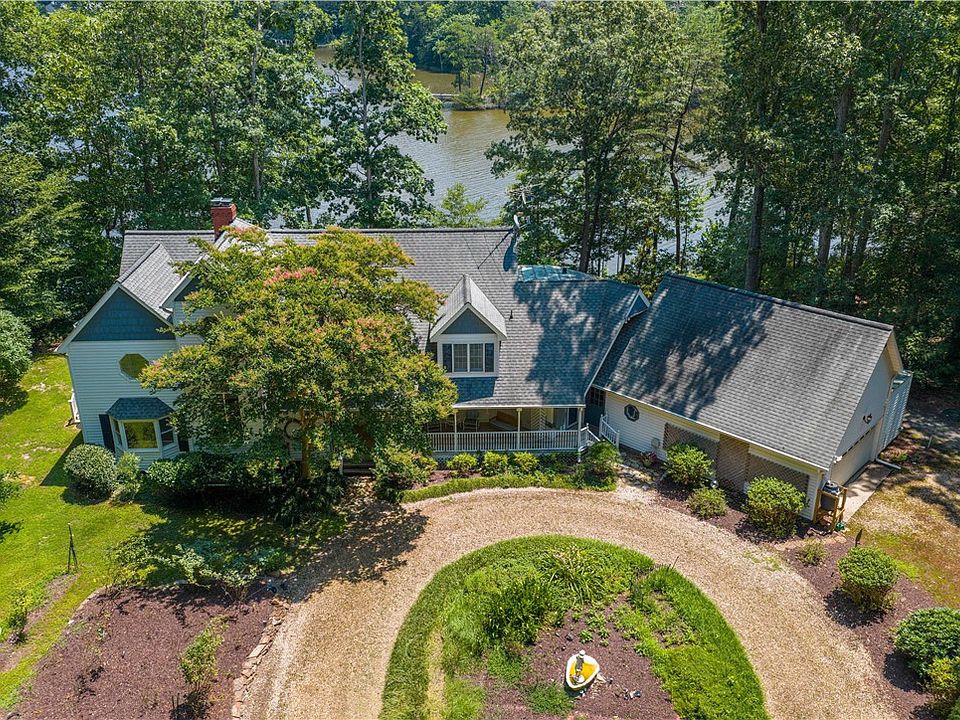 1st image of 8218 Hell Neck Rd
