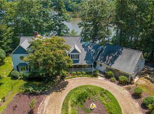 8218 Hell Neck Rd, Gloucester, VA 23061