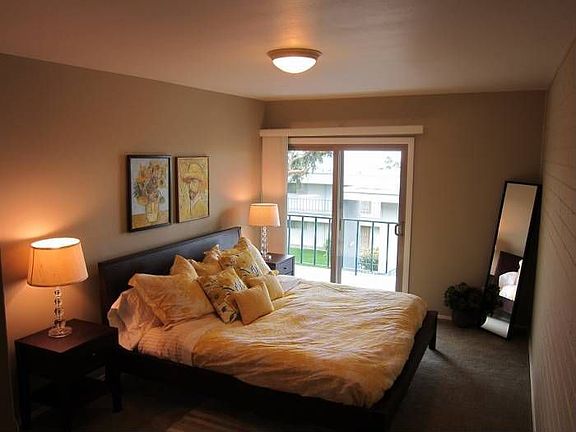 2 Large Bedrooms