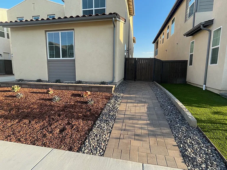 2398 Calle Grandon — Photo 1
