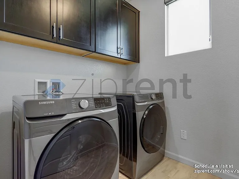 1474 Dorrington Ln — Photo 17