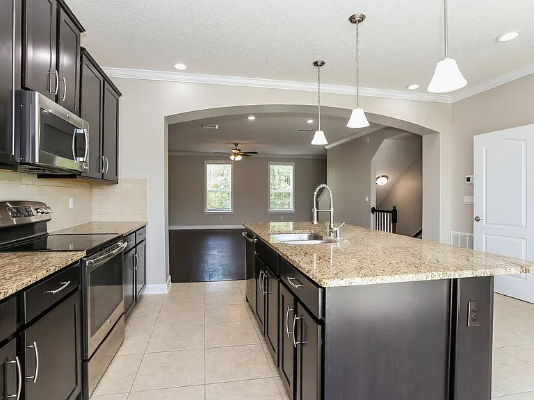 4475 Ellipse Dr — Photo 8