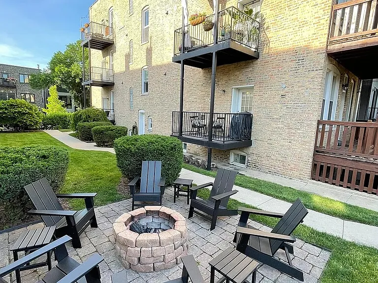 2025 W Erie St #1R — Photo 9