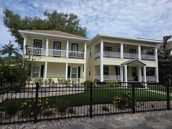 732 1/2 Oak St NE, Saint Petersburg, FL 33701