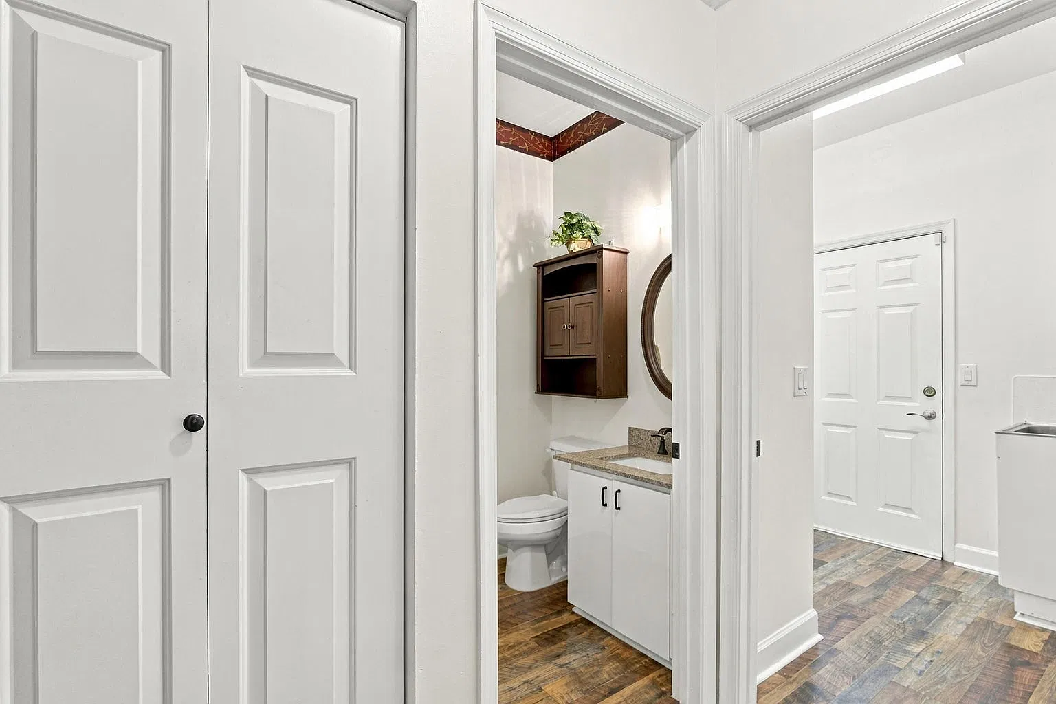 4 bed, 2.5 bath, 2488 sqft, $4,300 — Photo 4