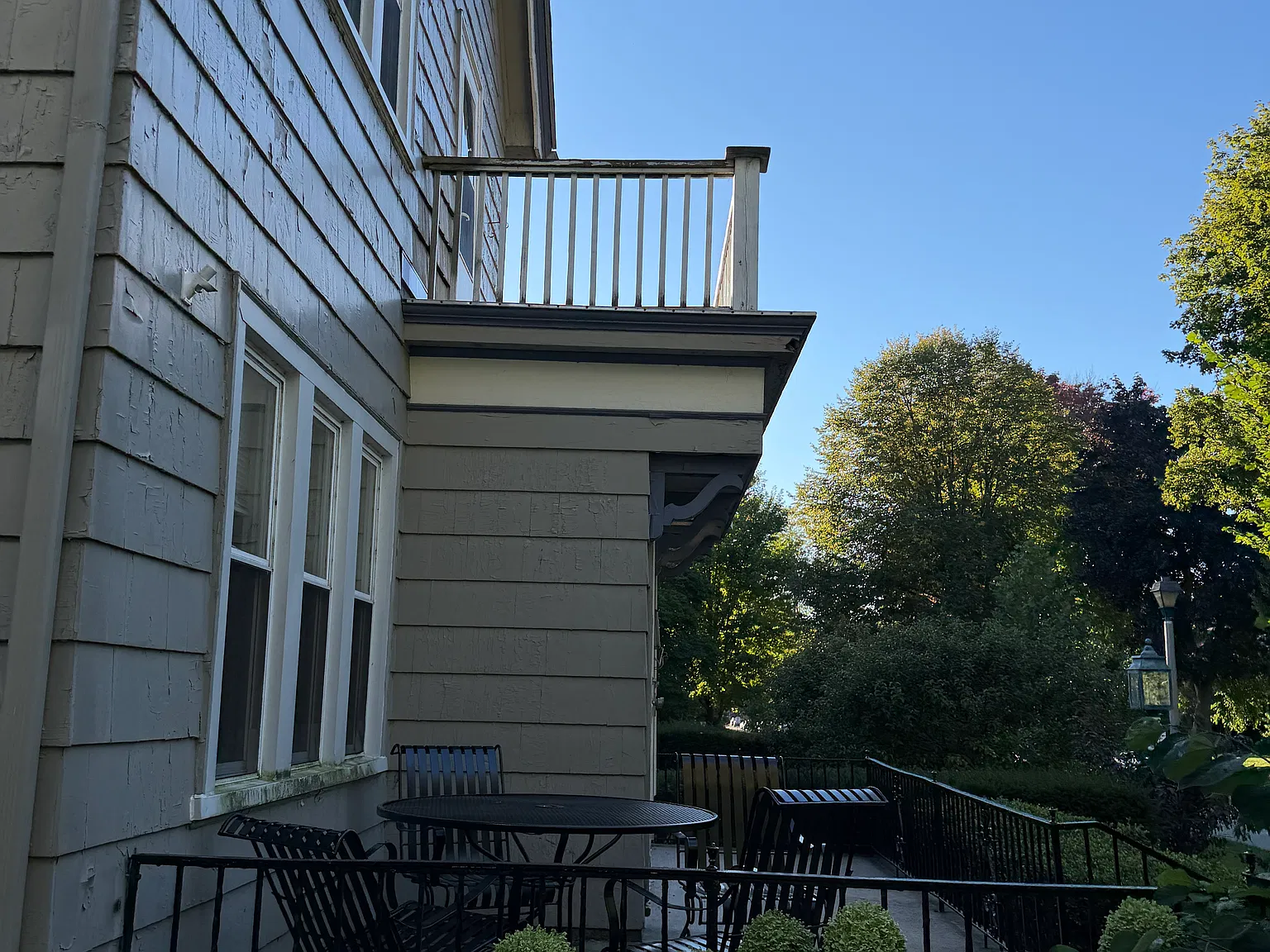 2509 E Stratford Ct — Photo 4