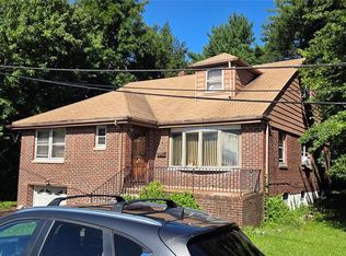 1551 Aston Ter, Fort Lee, NJ 07024