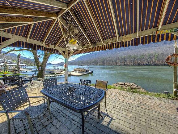 Patio space with grills and docks right on TN River!