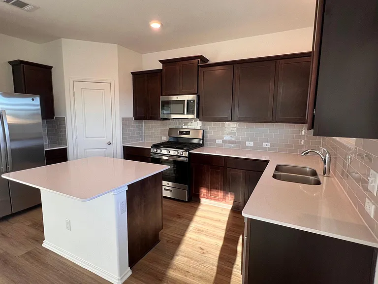 300 Milliner Loop — Photo 13