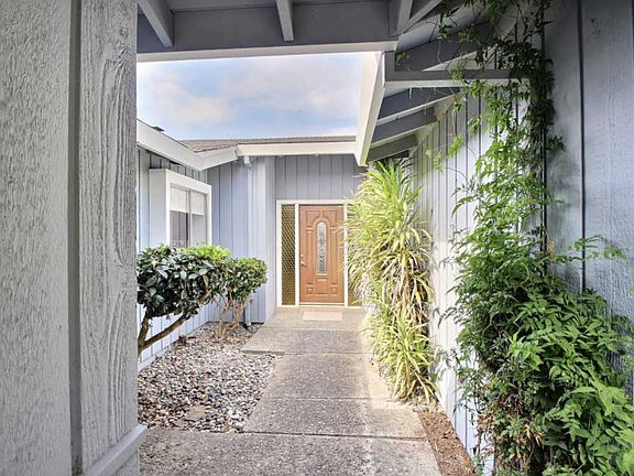 5th image of 211 Lamanda Dr