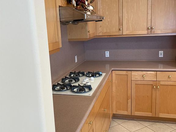 3rd image of 725 La Playa St #C