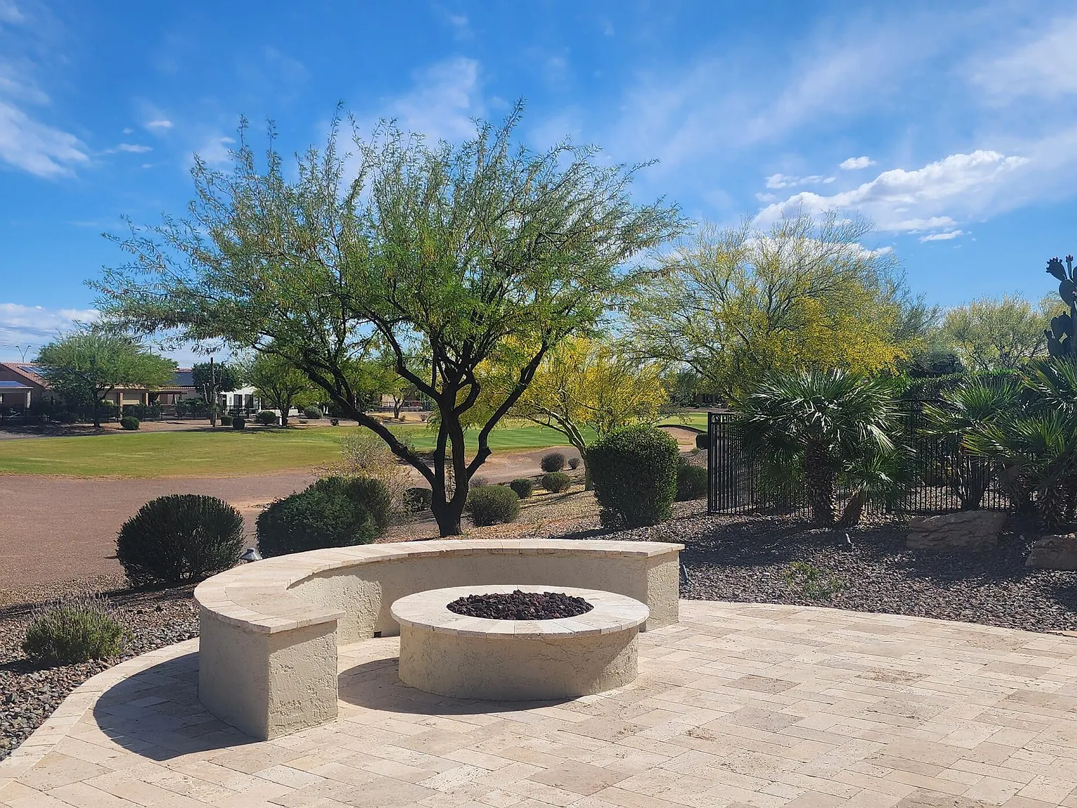 2 bed, 2.0 bath, 1961 sqft, $2,500 — Photo 2