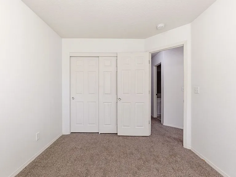 2322 NW 168th Pl — Photo 31