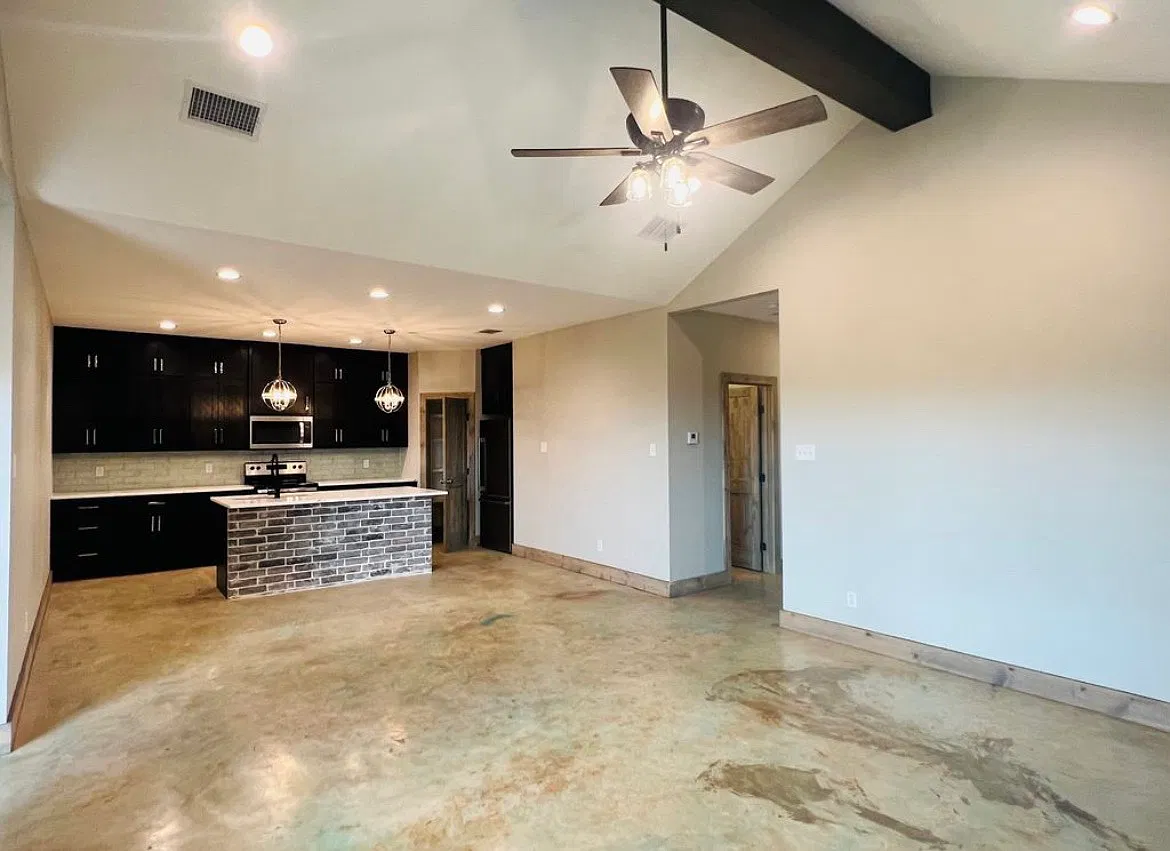 2 bed, 1450 sqft, $1,865 — Photo 2