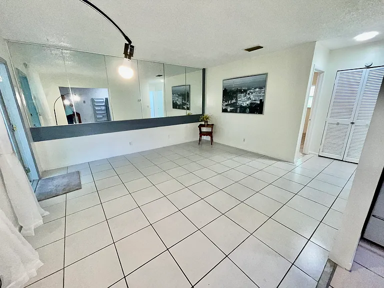 274 SW 9th St #1 — Photo 10
