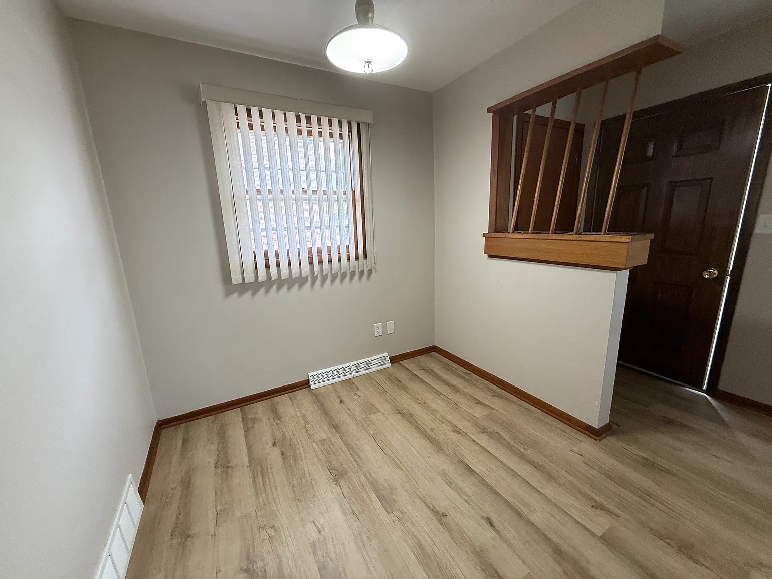 3 bed, 1.5 bath, 940 sqft, $1,350 — Photo 4