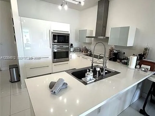 250 Sunny Isles Blvd, North Miami Beach, FL