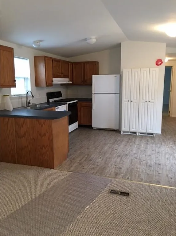 2 bed, 2.0 bath, 1120 sqft, $1,900 — Photo 2