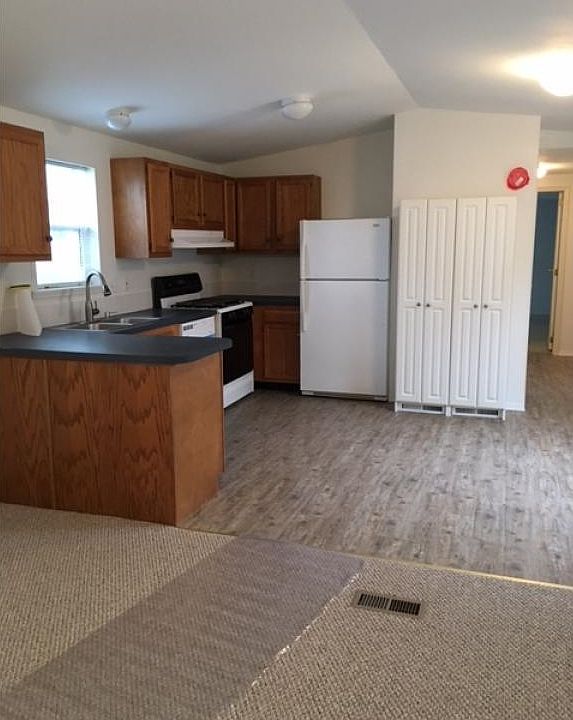 2nd image of 246 S Main St