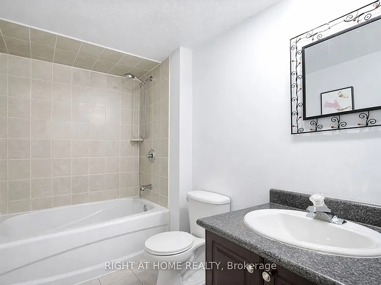 169 Dooley Cres — Photo 6