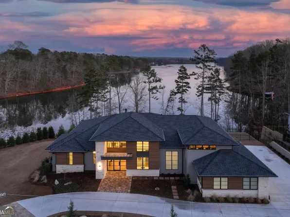 799 E Lake Dr, Gainesville, GA 30506