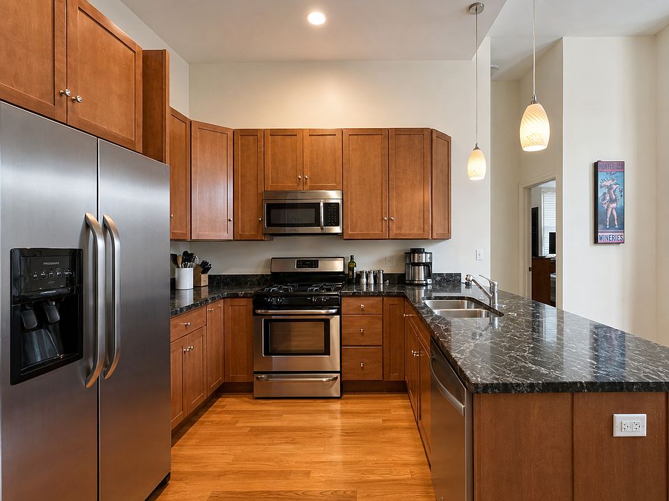 1st image of 1470 W Carmen Ave APT 104