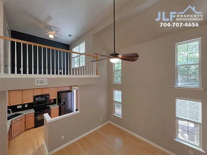 360 Tidmarsh Ct — Photo 11
