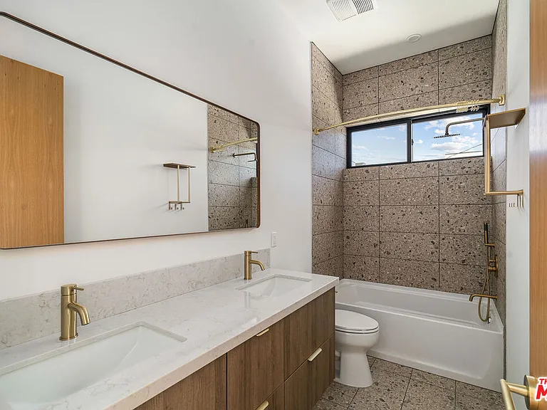 3909 W Exposition Blvd — Photo 17