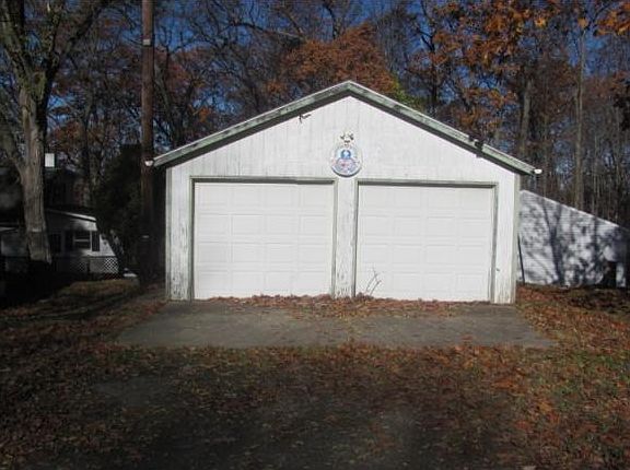 2nd image of 3537 Parkway St
