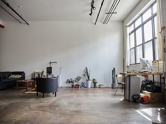 4th image of 41 Varick Ave #1C