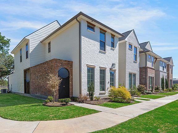 3rd image of 114 N Beadle Rd