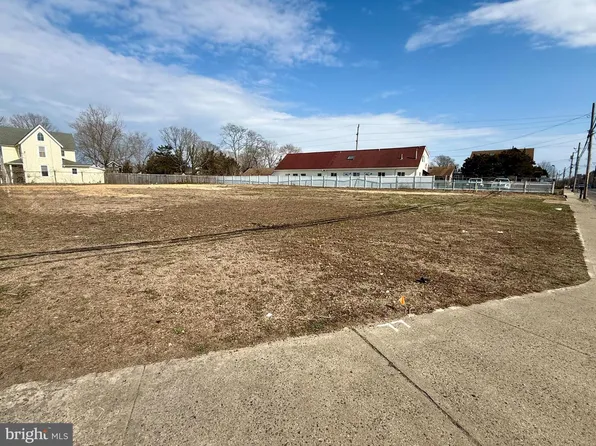 82 E Bay Ave, Manahawkin, NJ 08050