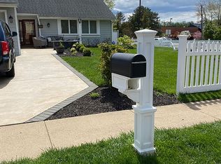 10419 Nellie White Ln, Fairfax, VA 22032