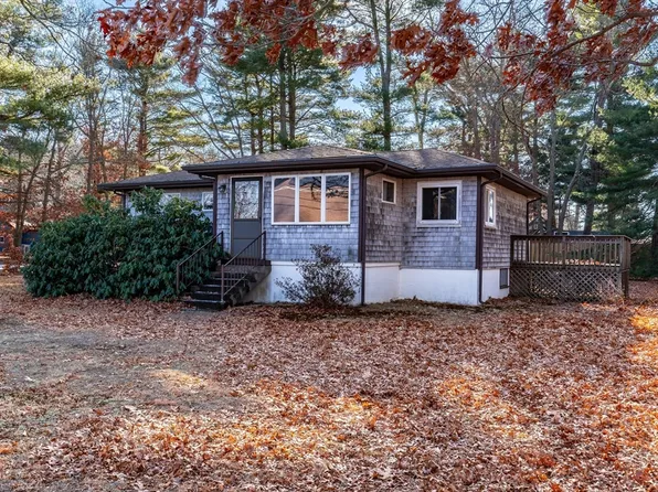 22 Cliff Dr, Assonet, MA 02702